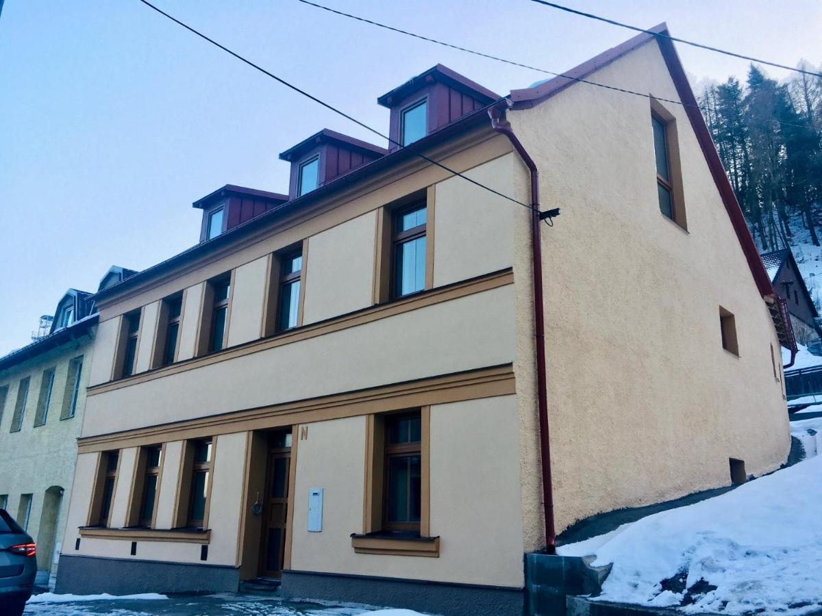Apartman U Stoly ヤーヒモフ エクステリア 写真